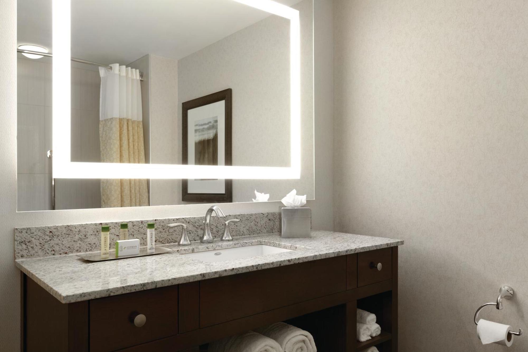 Doubletree By Hilton Hotel Boston Bayside Luaran gambar